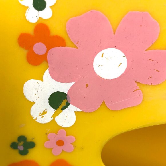 Vintage 60s Flower Power Tissue Box Cover: Yellow Hard Plastic - Groovy Bathroom - Picture 13 of 13